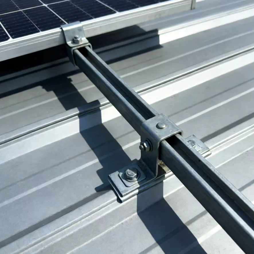De ce este un suport solar cu acoperiș metalic cea mai bună investiție pentru proiecte de energie solară pe termen lung