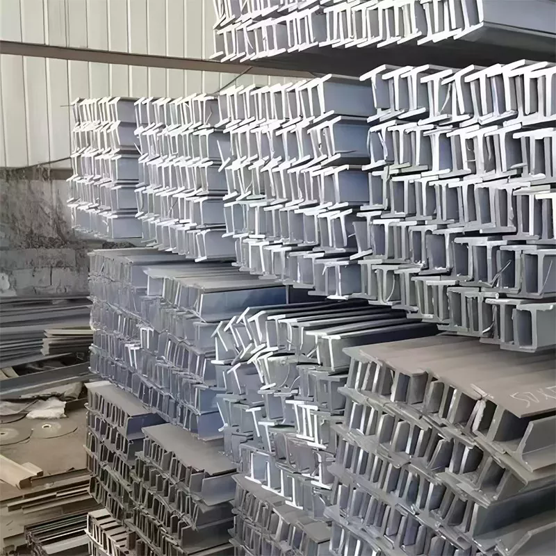 Cum diferă profilele din oțel în formă de T laminate la cald și sudate în producție și performanță?