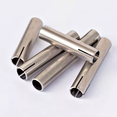 Conducta de expansiune la cald