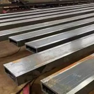 Tub pătrat în unghi drept